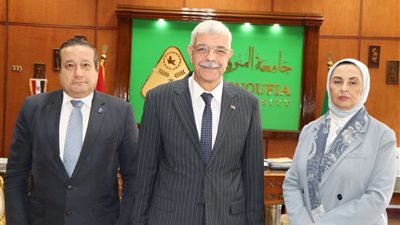 رئيس جامعة المنوفية يستقبل رئيس هيئة ضمان الجودة ونائبه (صور)