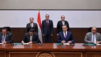 «مدبولي» يشهد توقيع اتفاق  مع «جلوبال أوتو» لتصنيع السيارات محليا