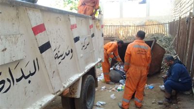 رفع 570 طن مخلفات وتسوية وتمهيد طرق خلال حملات نظافة بأسيوط