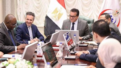 وزير الصحة يستقبل المدير العالمي لمؤسسة التمويل الدولية للصحة والتعليم لبحث سبل التعاون المشتركة