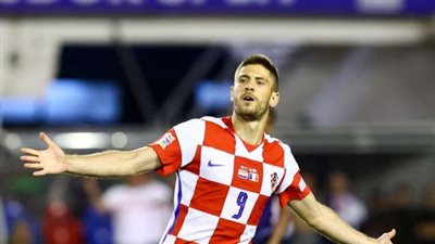 ماير وكراماريتش يتقدمان لصالح كرواتيا في الشوط الأول أمام لاتفيا