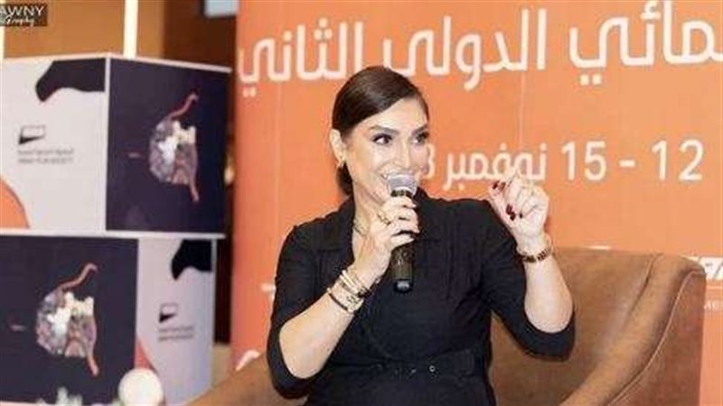 الفنانة روجينا