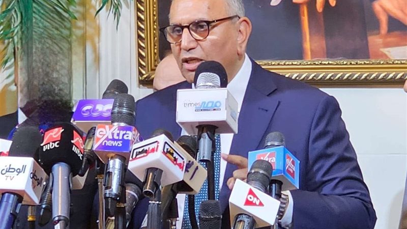 الدكتور عبد السند