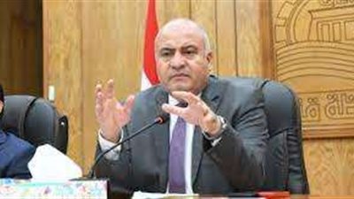 محافظ قنا يبحث حصر وميكنة أراضي أملاك الدولة