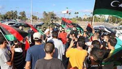 مراقبون: التصعيد بين حكومتي شرق وغرب ليبيا ينذر بعودة الحرب