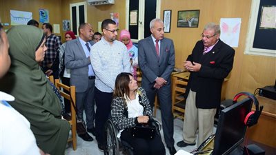 وفد المجلس القومي لذوي الإعاقة يزور جامعة سوهاج ويشيد بخدمات مركز نور البصيرة