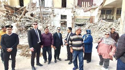 النيابة الإدارية تعاين موقع عقار حي شرق بورسعيد المُنهار | صور