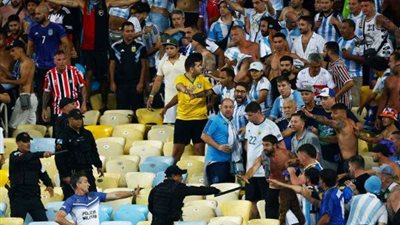 مشاهد كارثية ودامية بين جماهير البرازيل والأرجنتين.. فيديو