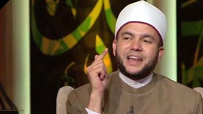 هل يجوز قراءة القرآن دون وضوء؟.. هاني تمام يجيب «فيديو»