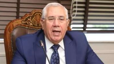 «القصير» يشدد على القيادات بضرورة التواجد مع المزارعين في الحقول