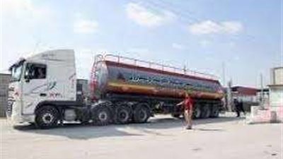 دخول 7 شاحنات محملة بالوقود إلى قطاع غزة عبر معبر رفح
