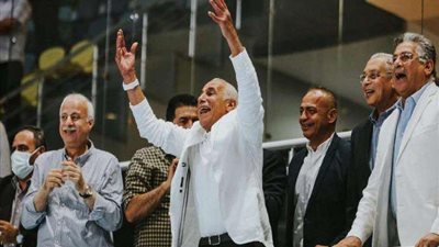 من المقصورة الرئيسية.. مجلس الزمالك يدعم الفريق أمام أبو سليم الليبي