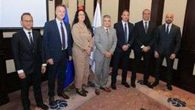 أسامة ربيع: قناة السويس تسلط الضوء على تطوير آليات العمل بالنقل البحري