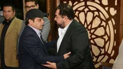 هنيدي يُودع رفيق دربه طارق عبد العزيز