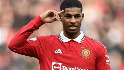 مانشستر يونايتد يواصل انتصاراته الغائبة بفوز مثير على إيفرتون