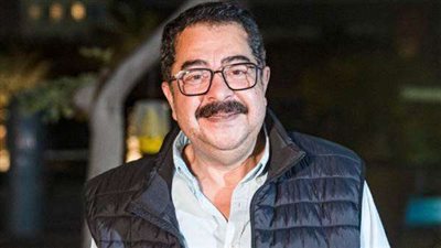 توافد عدد كبير من نجوم الفن علي جنازة طارق عبد العزيز