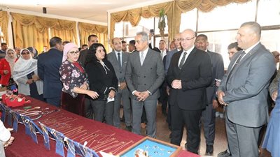 وزير العمل يُكرم متميزات مشروع تنمية المهارات النسائية ببني سويف