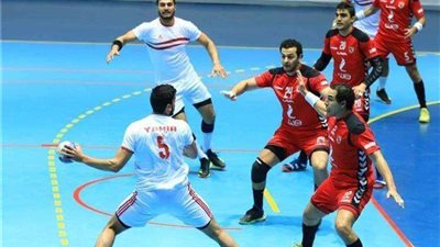 الشوط الأول.. الأهلي يتقدم على الزمالك في قمة دوري اليد