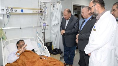 محافظ أسيوط: تطوير وإنشاء 5 مستشفيات مركزية و98 وحدة صحية بتكلفة 2 مليار و960 مليون جنيه