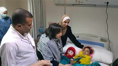 بالصور.. وفد وزاري عربي يزور معبر رفح وجرحى غزة بالعريش