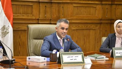 رئيس مجلس النواب يوجه الشكر للنائب أحمد فتحي لدعوته مجلس اتحاد طلاب مدارس الجمهورية لزيارة البرلمان