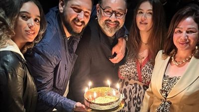 في حفل عائلي.. إلهام شاهين تحتفل بعيد ميلاد شقيقها أمير