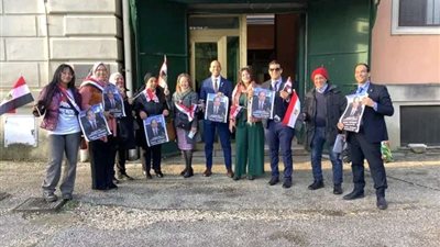 الناخبون يتوجهون للإدلاء بأصواتهم في صناديق الاقتراع بسفارة مصر بإيطاليا