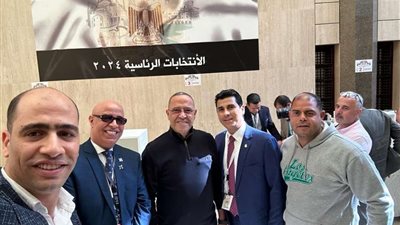 أشرف عبد الباقي يدلي بصوته في انتخابات الرئاسة بالسعودية