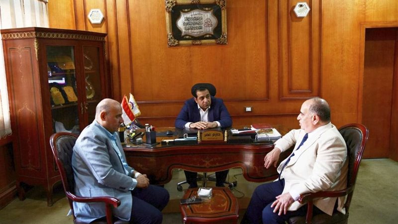 نائب محافظ قنا يشهد