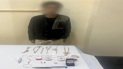 النيابة تأمر بحبس عاطل لسرقته مشغولات ذهبية من داخل شقة بالموسكي