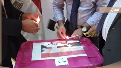 بالشمع الأحمر.. السفارة المصرية بسلطنة عمان تغلق صناديق الإقتراع الرئاسية