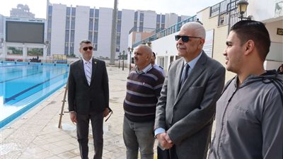 رئيس جامعة المنوفية يتفقد سير العمل بمجمع الرياضات المائية ( صور )