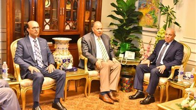 محافظ أسيوط يلتقي رئيس هيئة تنمية الصعيد لمناقشة سبل التعاون المشترك