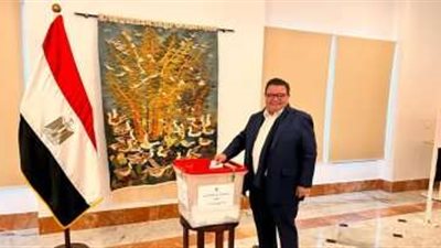 خالد جلال يدلي بصوته في الانتخابات الرئاسية بتونس