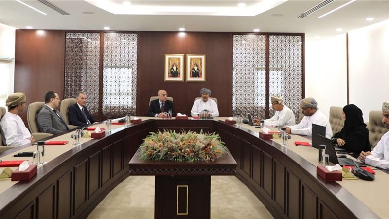 وزير الإسكان ورئيس