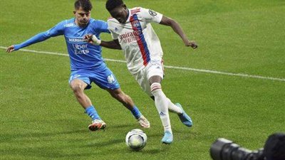 لاكازيت على رأس تشكيل أولمبيك ليون المتوقع للقاء مارسيليا في الـ 