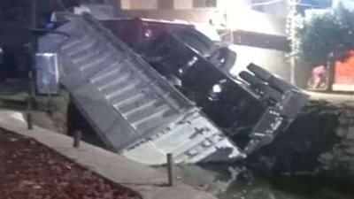 إصابة سائق تعرض لحادث انقلاب سيارة في سوهاج