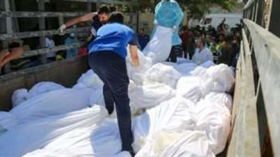 صحة غزة: حفر مقبرة جماعية لدفن 100 شهيد تعفنت جثامينهم بمستشفى كمال عدوان