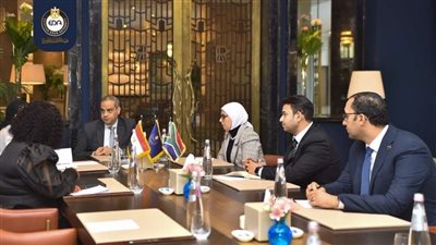 رئيس هيئة الدواء يلتقي عددًا من مسئولي الهيئات المناظرة بالدول الأفريقية