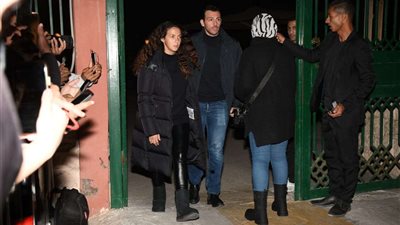 بالصور.. نجوم الفن يواسون أسرة ناهد فريد شوقي في عزائها