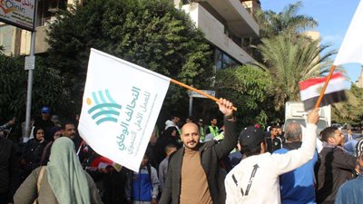 أهالي العجوزة يحتشدون أمام اللجان مع بداية التصويت بالانتخابات الرئاسية