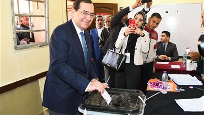 وزير البترول يدلي بصوته ببولاق أبو العلا في الانتخابات الرئاسية 2024