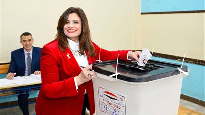 انتخابات الرئاسة 2024.. سها جندي تدلي بصوتها: المصريون يتمتعون بوعي كبير في الداخل والخارج