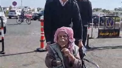 الانتخابات الرئاسية 2024.. أكبر معمر بمدينة دهب يدلي بصوته