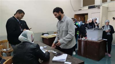 الانتخابات الرئاسية 2024.. حسام غالي يدلي بصوته في لجنة الجامعة العمالية