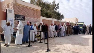 توافد عدد كبير من المواطنين على اللجان الانتخابية في مطروح