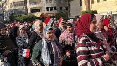 حاملين أعلام مصر..إقبال كبير من السيدات والرجال على لجان التصويت بالإسكندرية