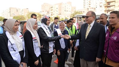 محافظ أسيوط يدلي بصوته في الانتخابات الرئاسية ويلتقي رئيس لجنة الانتخابات