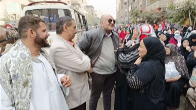 النائب عمرو حجاج يدشن نقطتين تمركز ببولاق الدكرور للتسهيل عملية الاقتراع على الناخبين