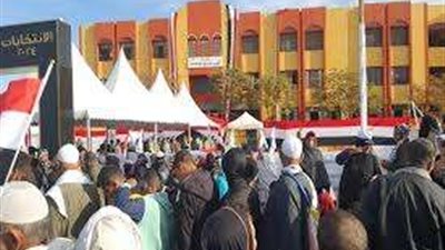 إقبال مكثف للناخبين على لجنة مدرسة طبرى المتكاملة بالشروق